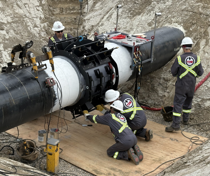 Large diameter heating 2 Large diameter pipe Petrosleeve installation